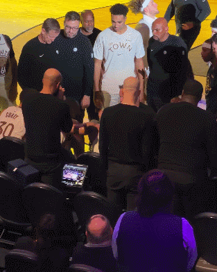 出事了！追梦格林与科尔争执大吵，末节被DNP！第三节一开始，追梦连续粗糙传球