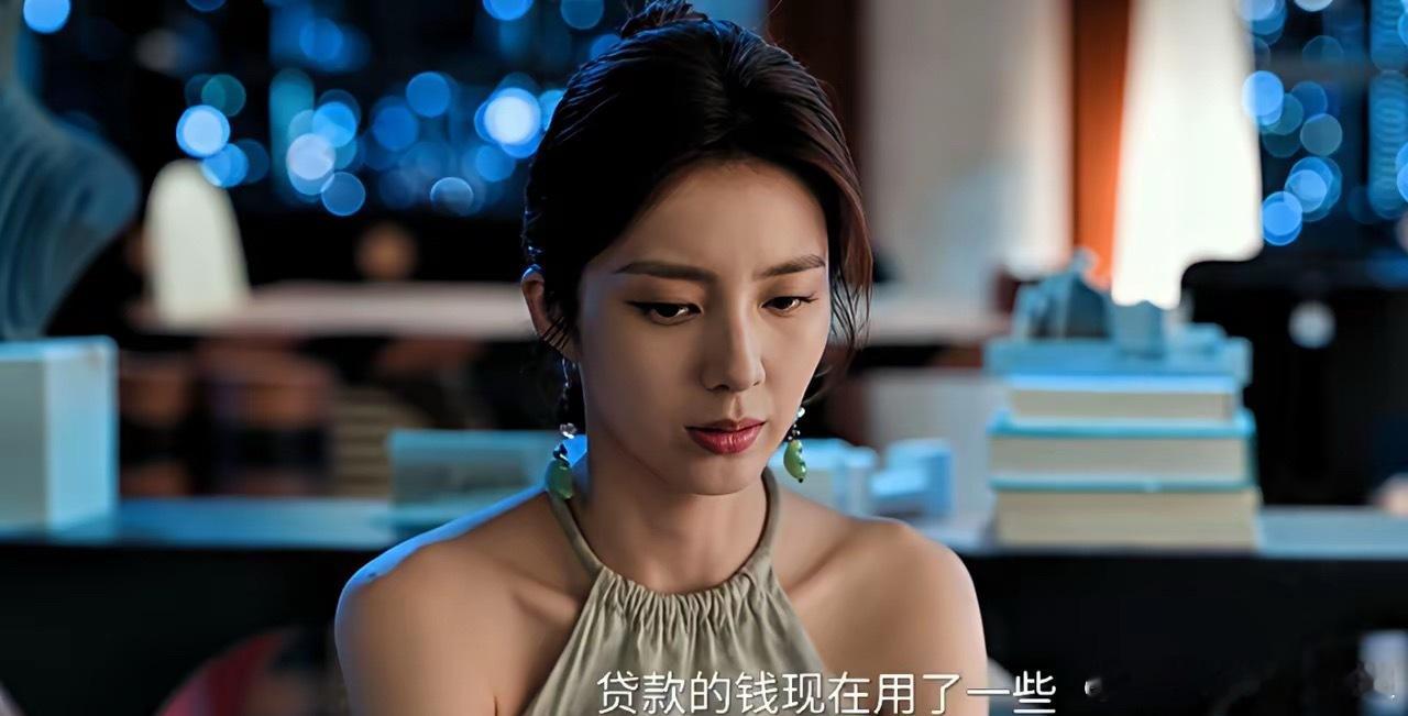 《许我耀眼》乔琳和于一鸣之间的爱情真的很别扭。搞不懂于一鸣到底喜欢乔琳什么，两个