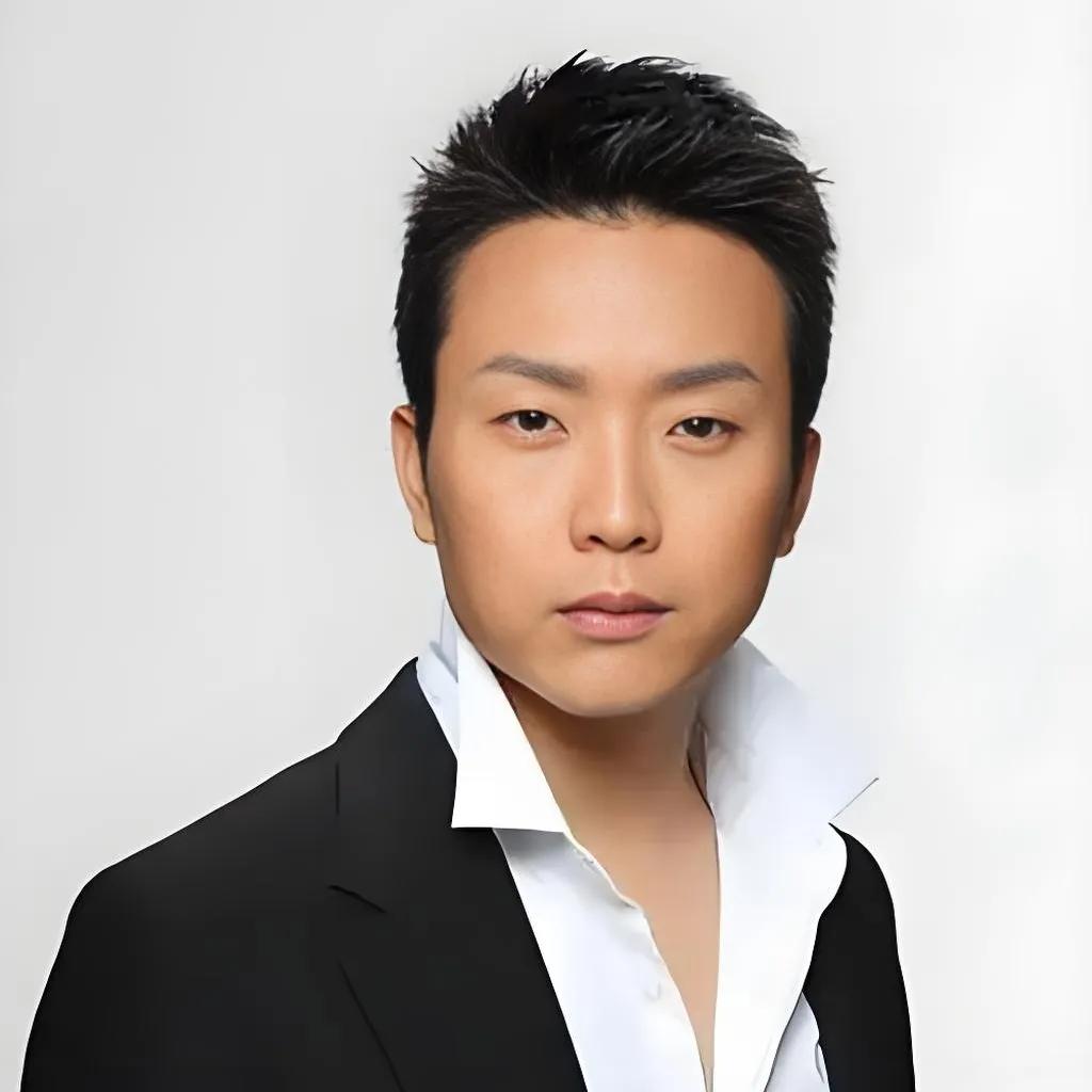 李玉刚这个和杨少华老先生孙子差不多岁的人，发文悼念称老人家为“少华”，你做为一个