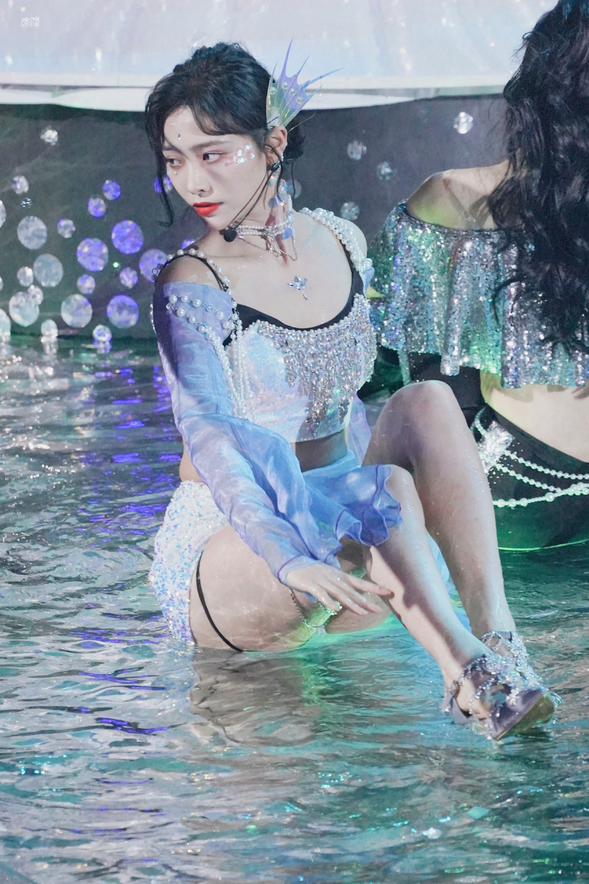 许佳琪舞台照好像是某一年和戴萌的毕业演出