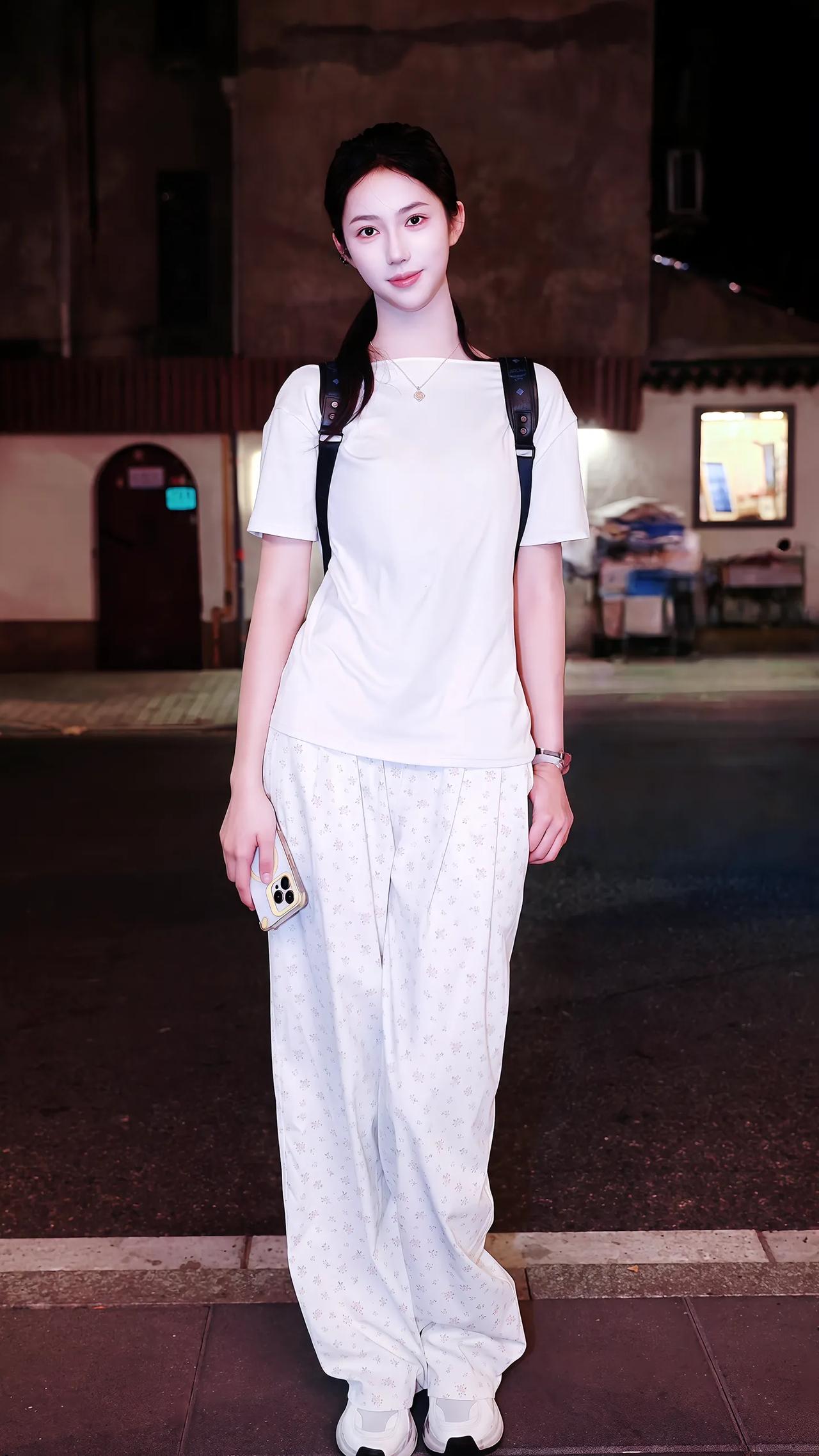 来说说你心中的绝世美女吧！