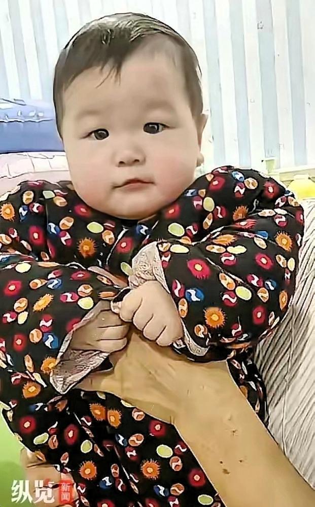 1月16日下午，一名9个月大的女婴被其母亲在河南浚县被遗弃在人民医院西侧的河堤附