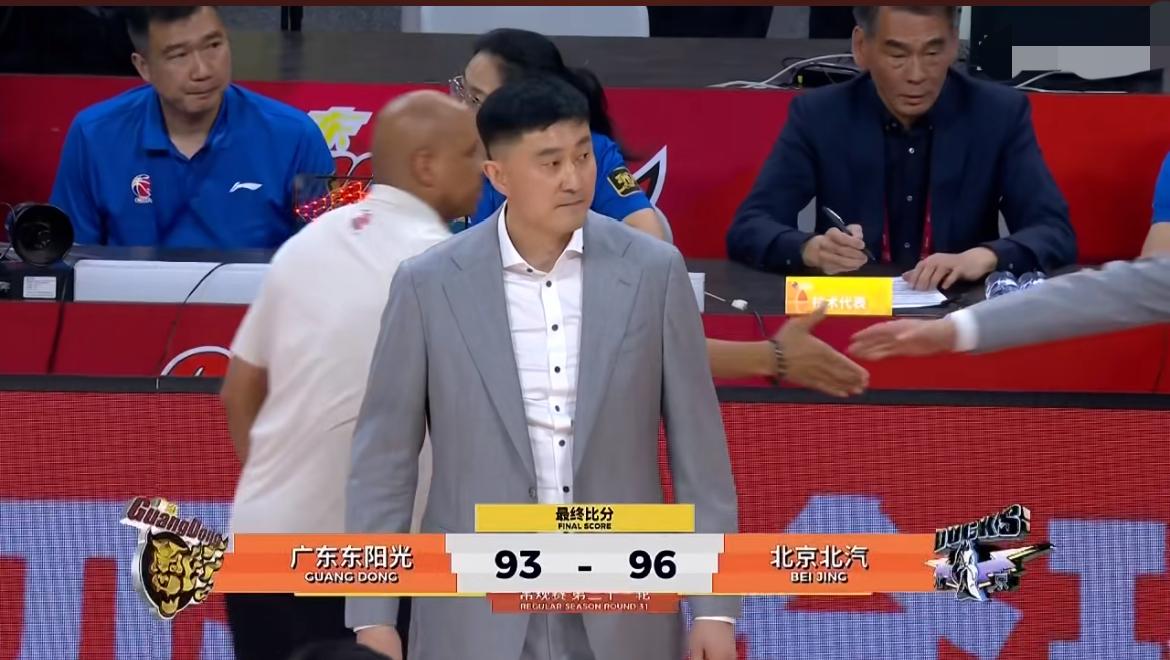 杜锋赛后一脸无奈：不是输一场，是总被绝杀太伤人又被绝杀了。