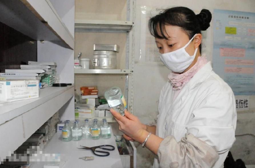 贵州80后女子钟晶，为了跟在乡镇上班的爱人会合，她果断丢掉贵阳城区医院待遇优厚的