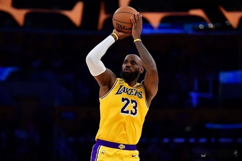 洛杉矶湖人休赛期的操作方式在很大程度上将围绕勒布朗-詹姆斯（LeBronJam