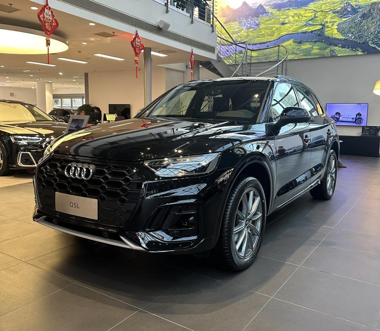 手握40万预算，绕不开奥迪Q5L这款热门SUV。它到底是“性价比之王”还是“品牌