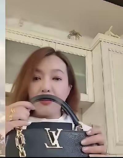 该女士自称LV核心消费者，因看不惯LV品牌方通过法律手段将国际高端奢侈品品牌与包