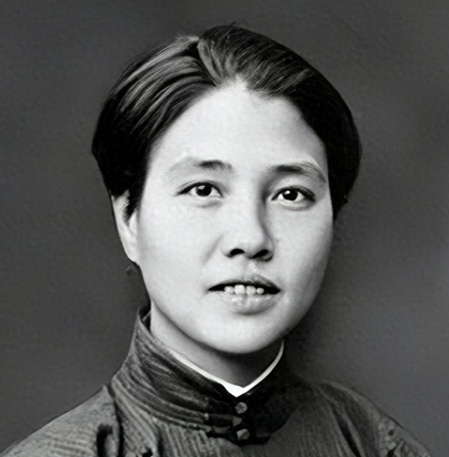 中共唯一女创始人，她被毛主席亲切称为“老祖母”，临终时嘴里塞满砂石的原因191