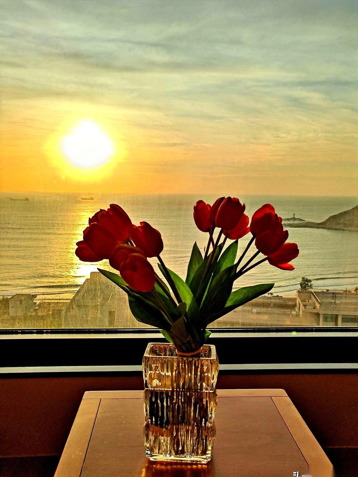 我跟你讲，成年人最顶级的自律，就是克制自己去纠正别人的欲望。你看透一个人，甚至