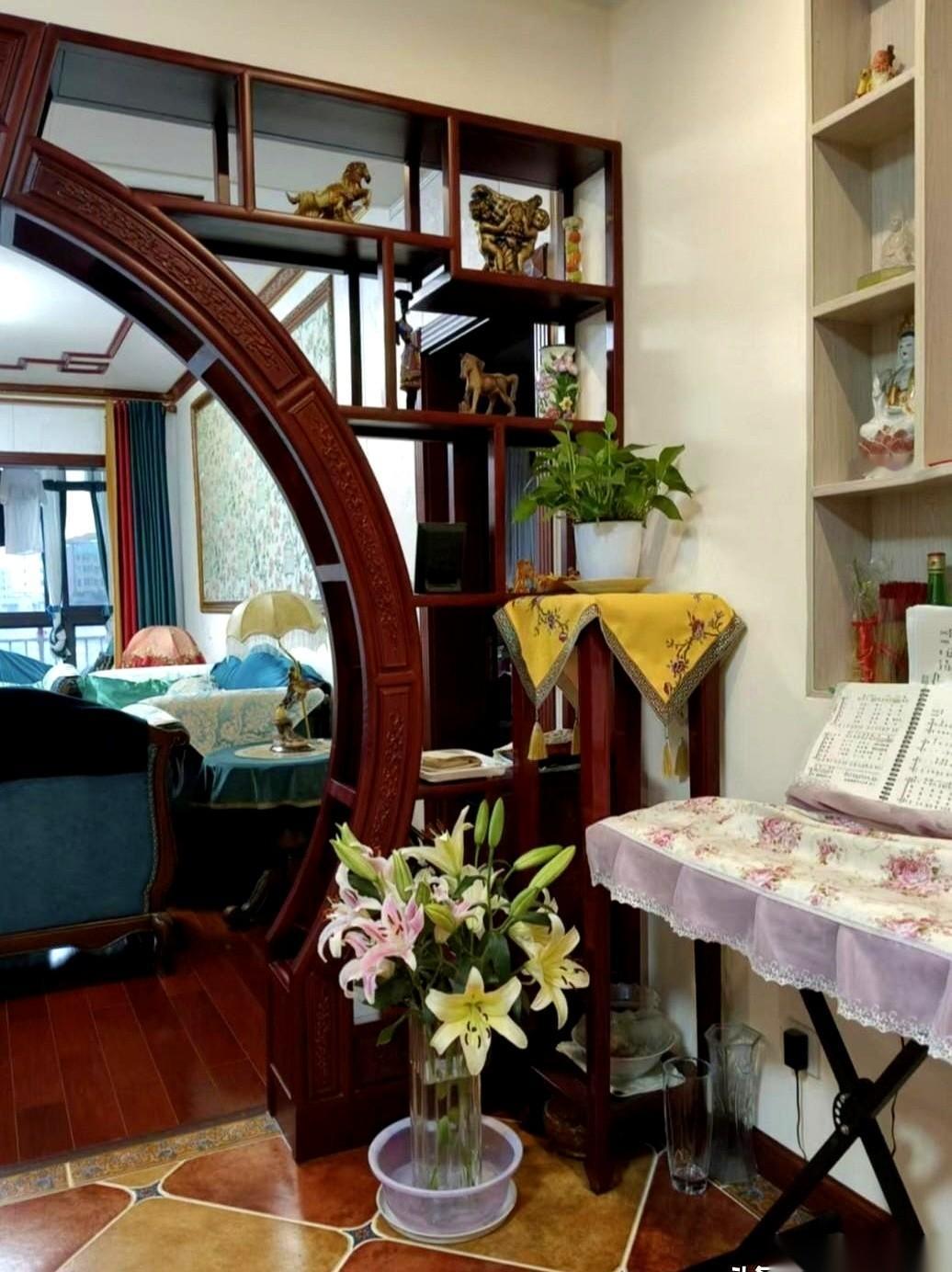 53岁，没老公，没孩子。退休金一个月4000，我能存下3000。很多人听到这