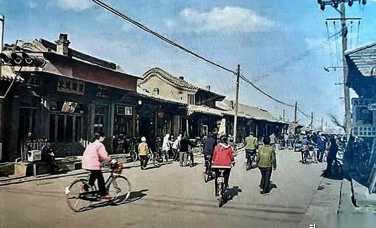 卧槽，你敢信这是70年代的大同？！一瞬间，和阳街、大东街那些个老影儿，直接把我拉