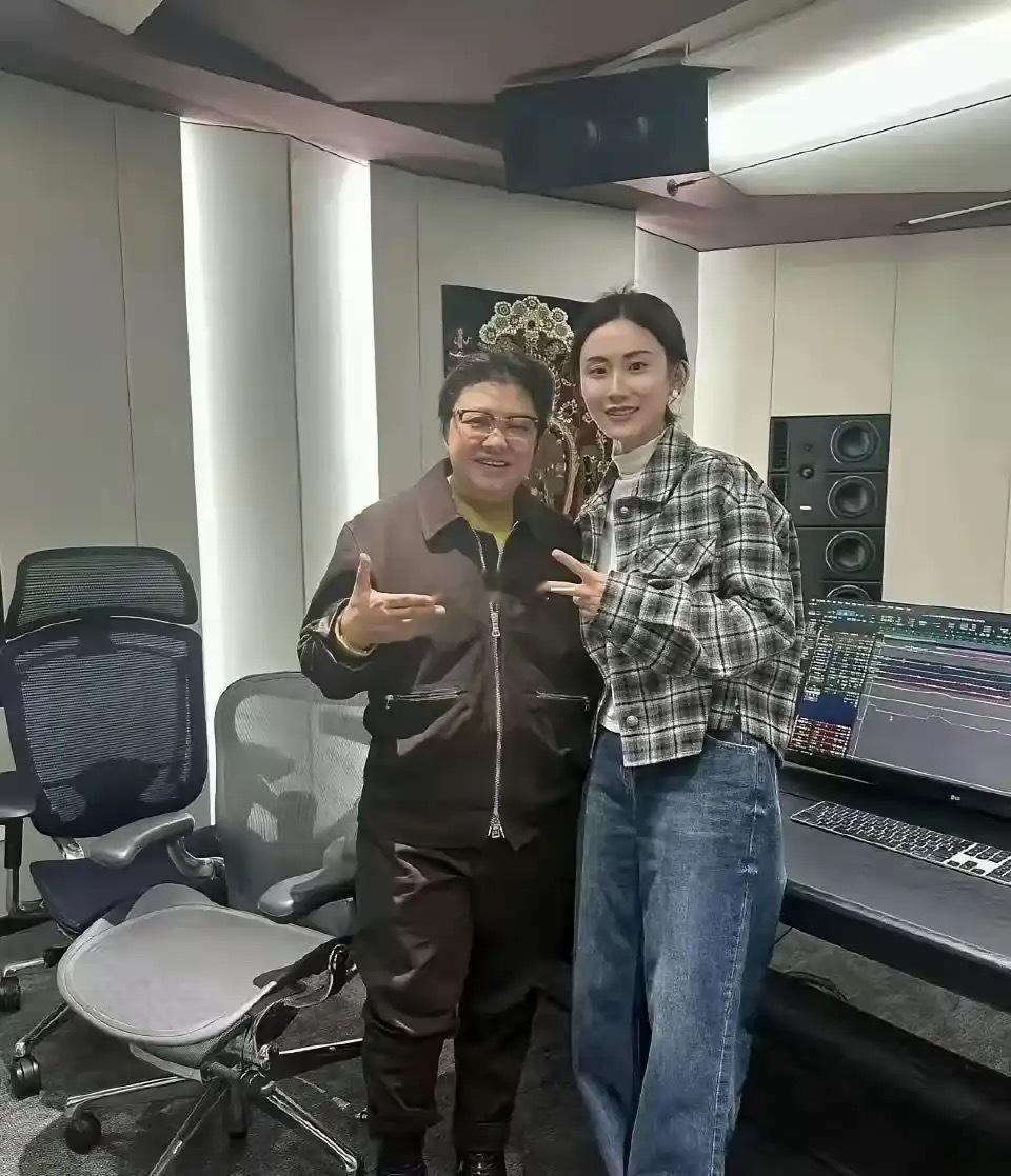 都知道贾玲减肥成功，你们在看一下韩红吧！