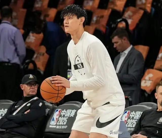 实锤了，篮网就是想拿曾凡博要一波流量而已，短期训练营合同就当广告费了，中国这几天