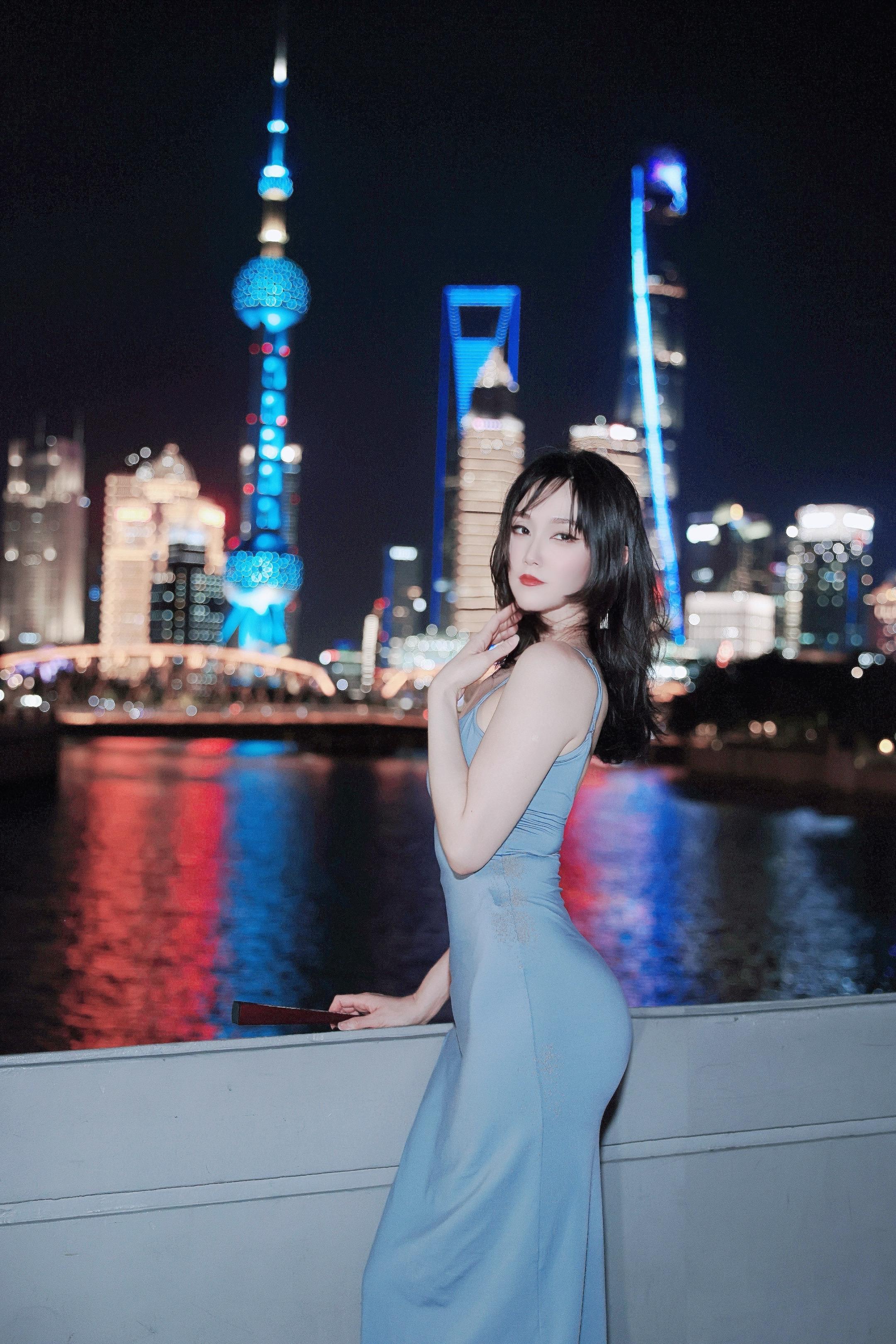 氛围感拍照好身材好气质 长腿女神 街拍时尚穿搭 魔鬼身材