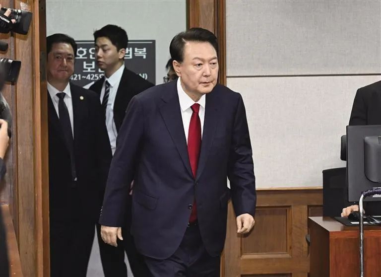 韩国, 万人起诉尹锡悦