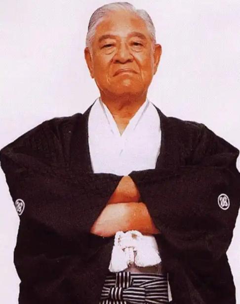 最大的台独分子，再也藏不住尾巴，终于露出来了肮脏的脑袋！原来，最大的台独分子不都