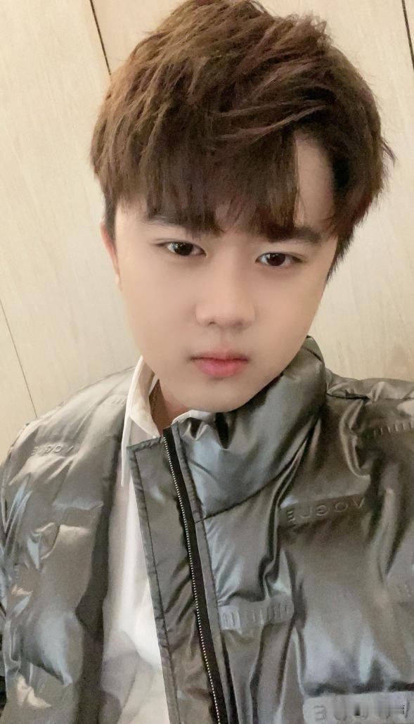 赵梦澈也急流勇退了！这都是聪明人，枪打出头鸟，见好就收吧。26岁已经挣了八辈
