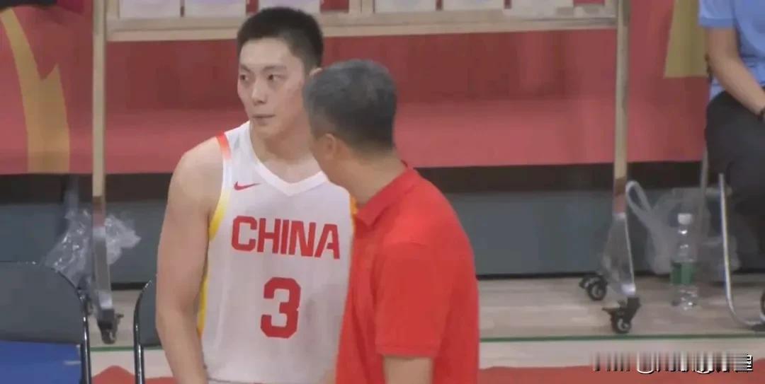 热身赛，中国男篮84：76战胜荷兰男篮，胡明轩13分1板1助1断1失误，不得不说