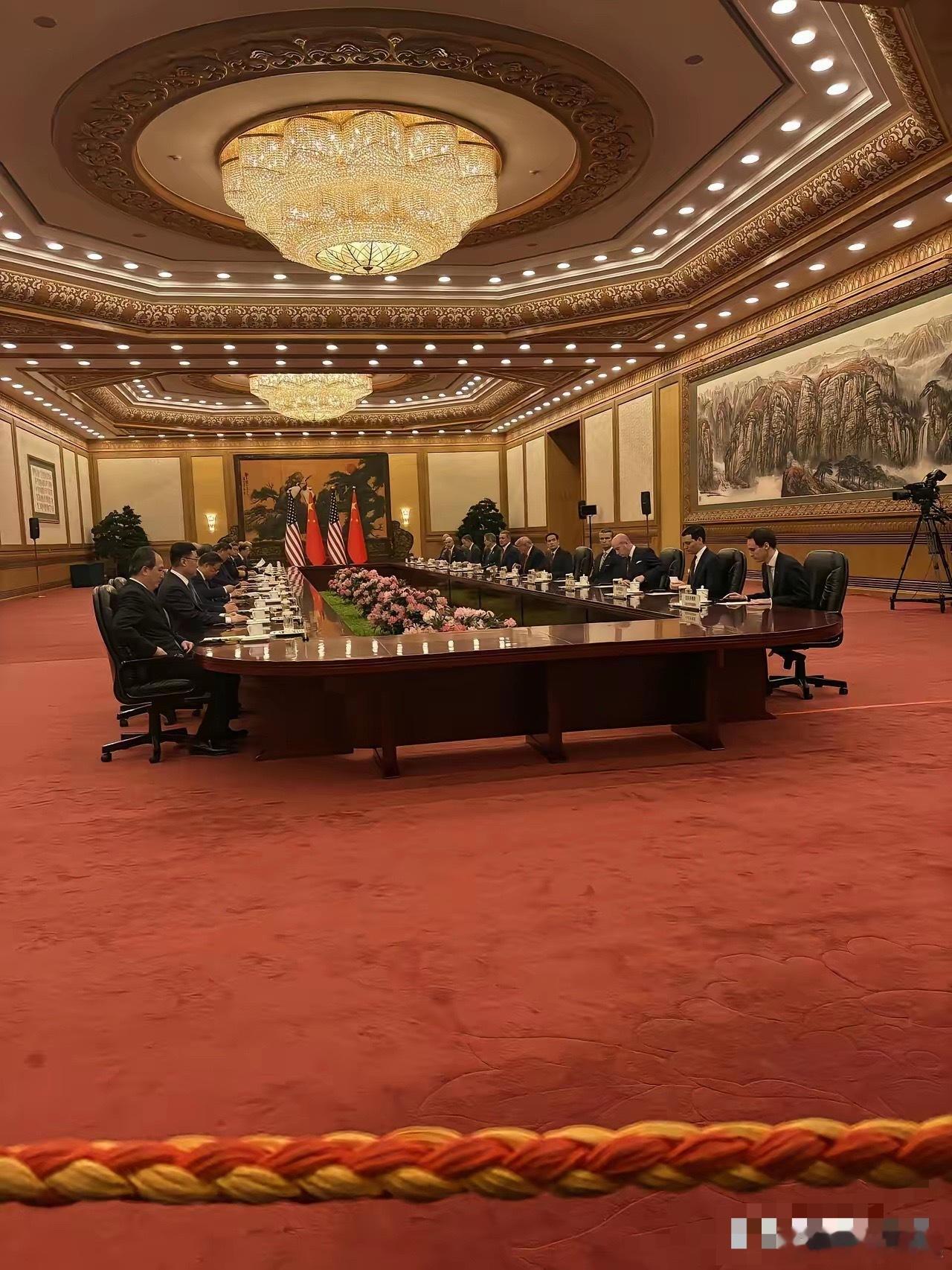 今天内场全景视角——东大厅，南北70米，东西16米，挑高4.5米，别说卢比奥，谁