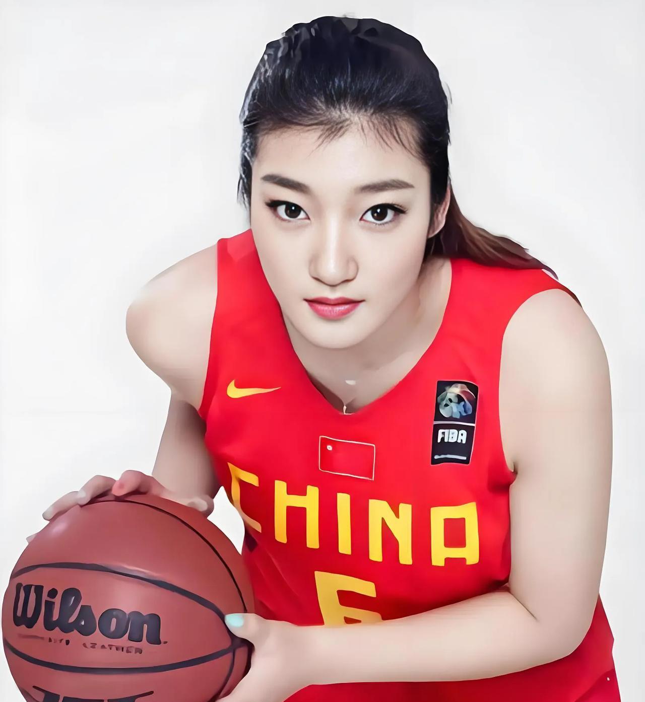 李梦之后，她才是中国女篮的一流球员。中国女篮正在经历更新换代，
