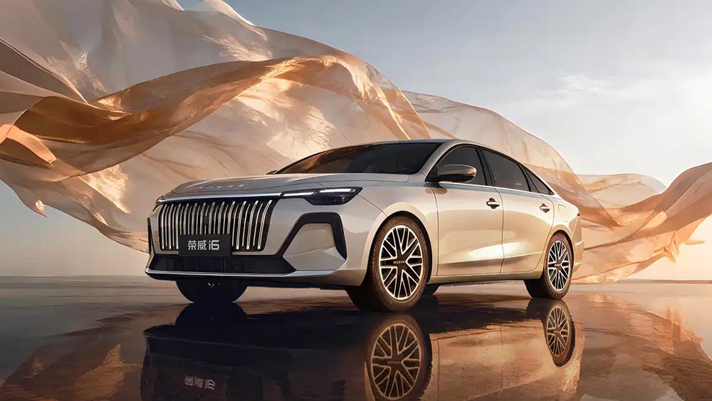 荣威i6突然发官图了！这前脸，差点没认出来😱换装了大尺寸直瀑式格栅+星环式贯