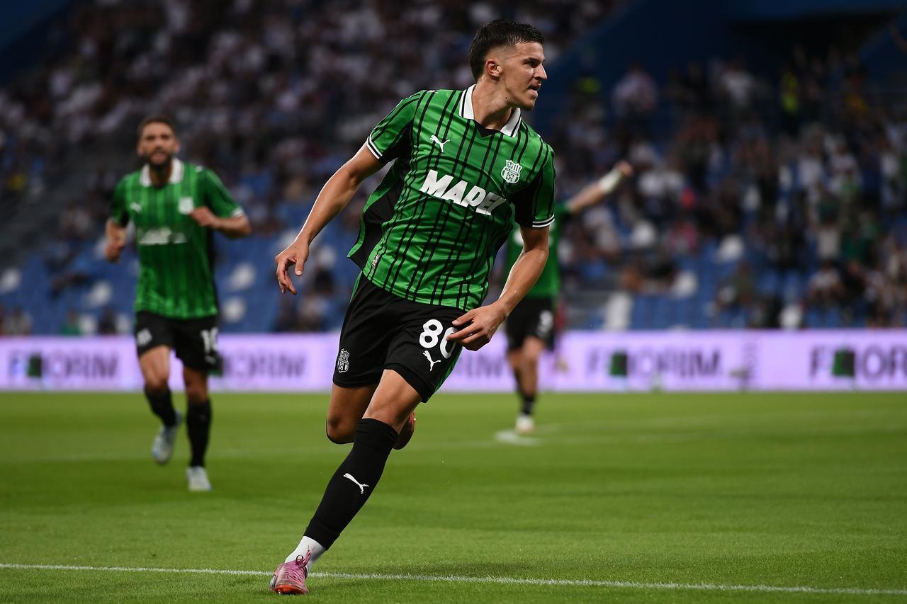 迪马济奥：国际米兰已率先采取行动，接触穆哈雷莫维奇及其经纪团队。尤文图斯也在