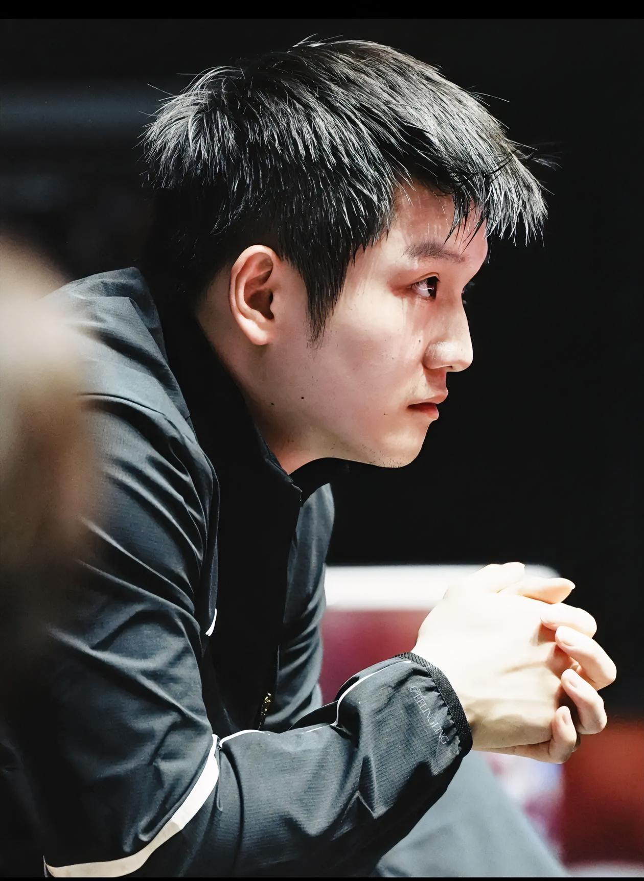 这德国经理的话，听着真是有意思。明明合同还有好久才到期，现在就急吼吼地出来喊