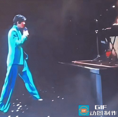 刘宇宁曾回应网友为何不出去玩，没想到原因竟然是因为怕给人造成麻烦。有次直播，