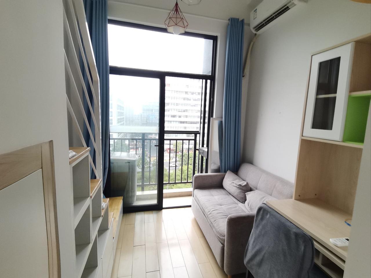 赔13万甩卖公寓被业主群骂哭！我错了吗？当初脑子一热买的42平小公寓，现在成