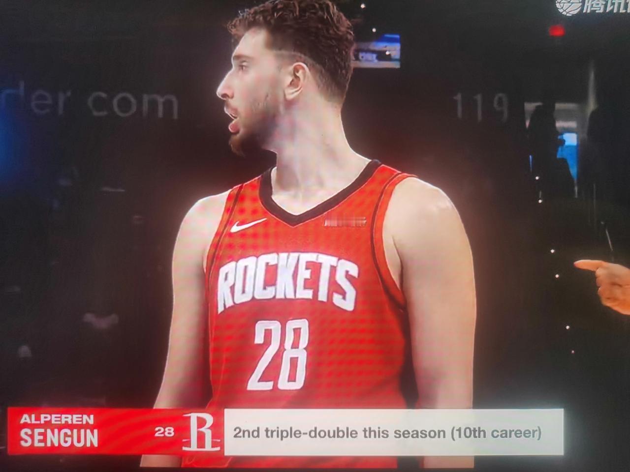 申京是可以通过防守改变比赛的火箭客场112-106，战胜雷霆