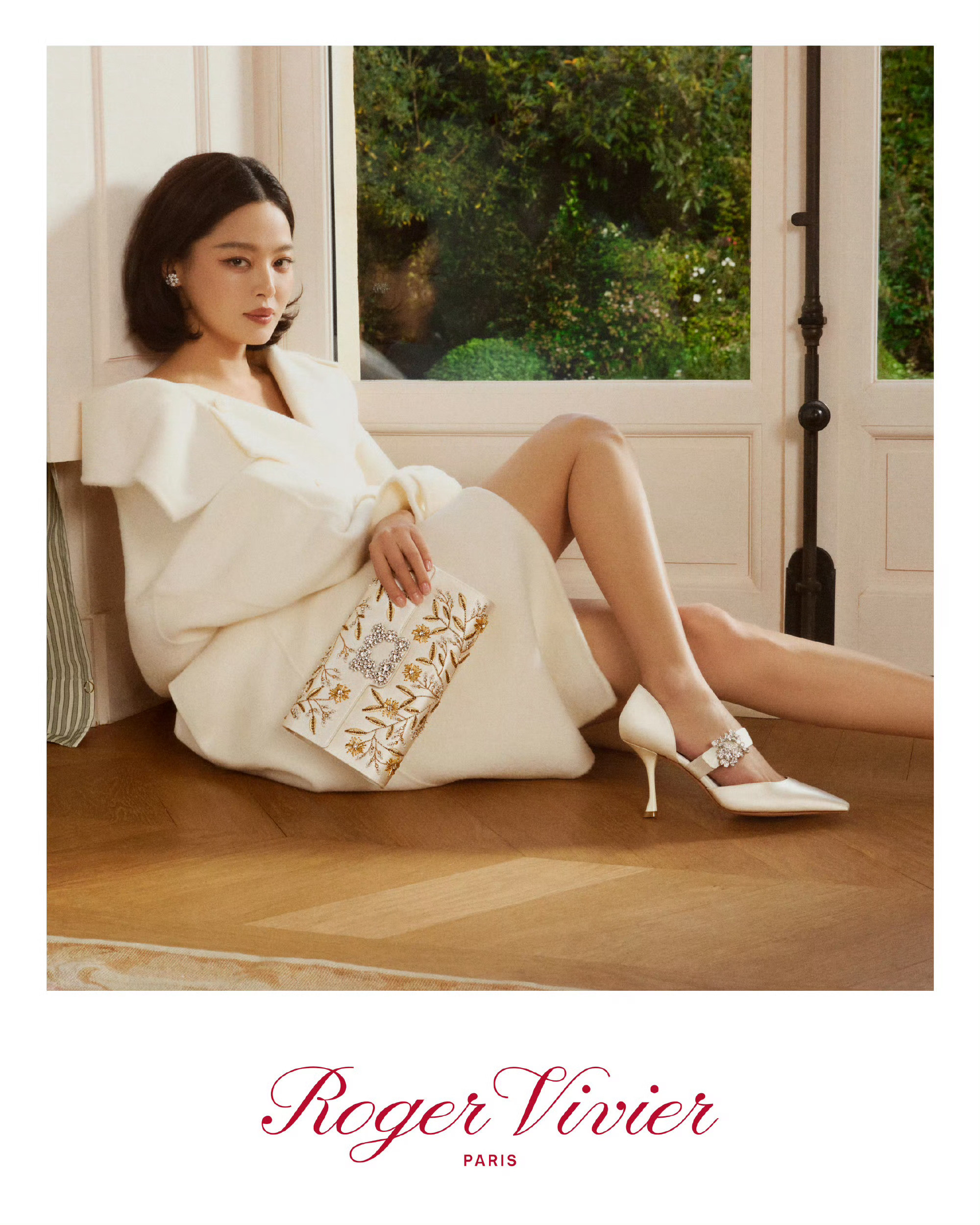 ROGERVIVIER呈献2026春夏系列广告大片，展开璀璨夺目的光影叙事