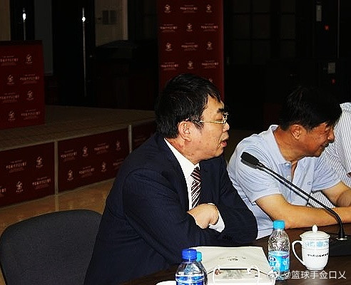 上世纪80年代，和男篮国家队住在国家体委训练局同一层楼的围棋国家队里，也有不少人