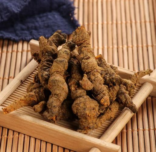 晚上失眠、容易醒？仅两味药，一补一泄，教你快速入睡！一到晚上睡不着？躺在床上辗