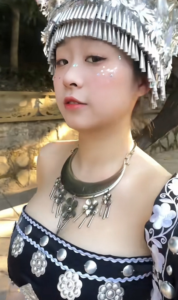 第一眼一见钟情，再看一眼难以忘怀