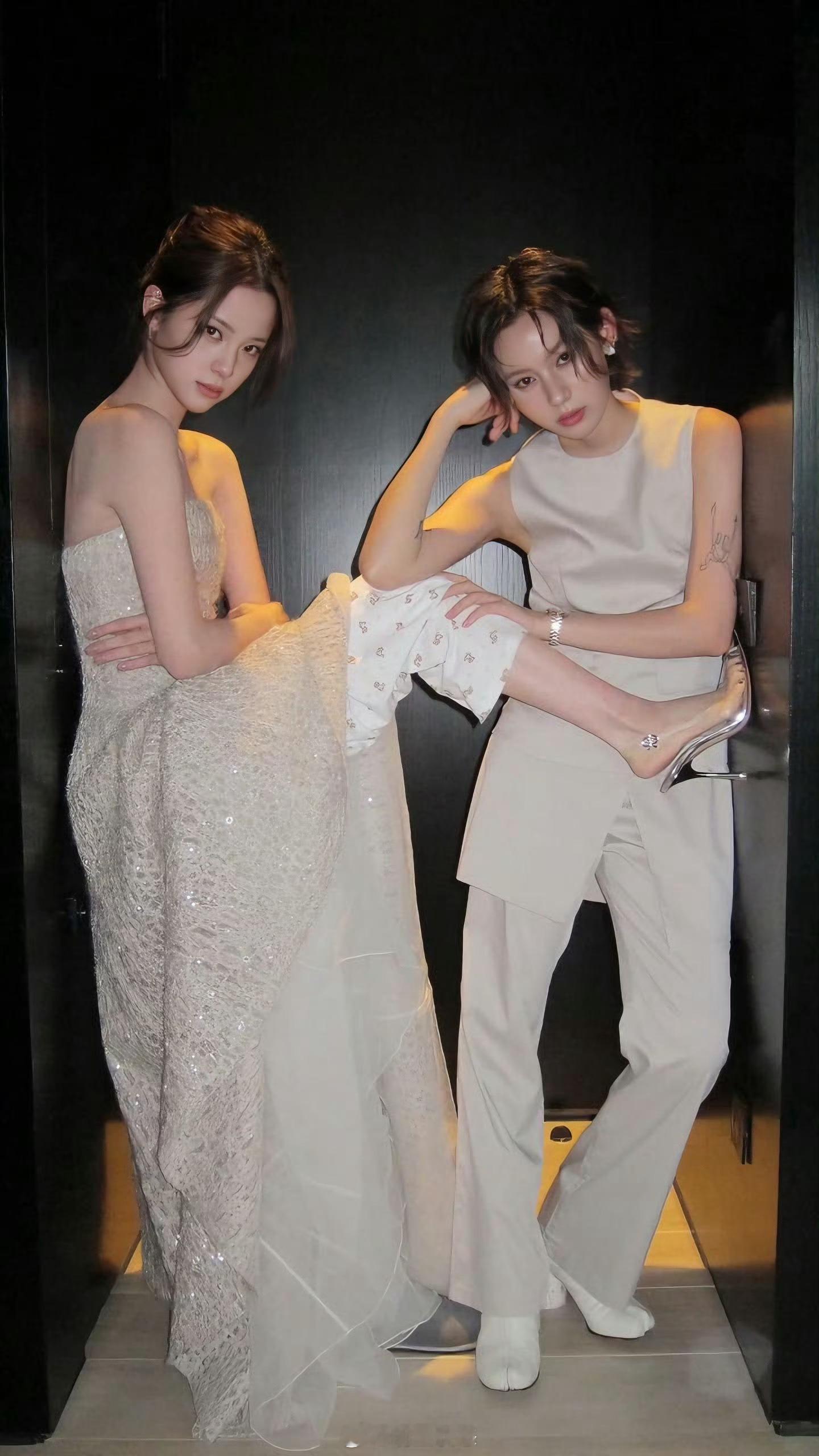 欧阳娜娜太谨慎了裙子里面穿睡衣​​​