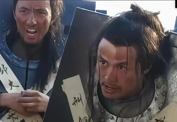 蓝玉被赐死当日，朱元璋独自走入牢房，摒退左右，对他轻声耳语：你的后代朕已送往云南