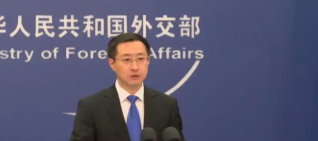 中美硬碰硬为了中国不被废有人喊中国跪下认错，这可太离谱