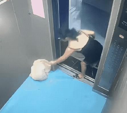 物业同事太离谱了！帮他代班一天，结果业主说快递丢了，他直接甩锅给我，还说＂就是她