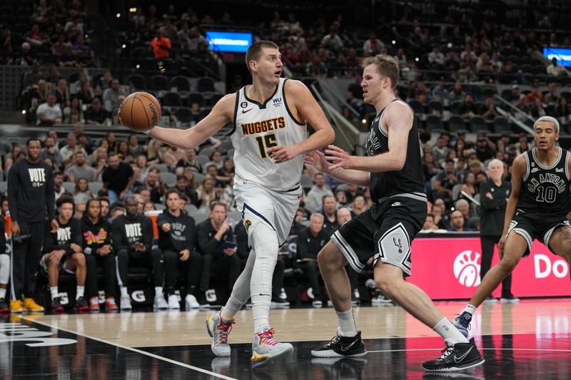 约基奇达到场均30分10板10助数据，还真有戏。2024-25赛季，他就成为