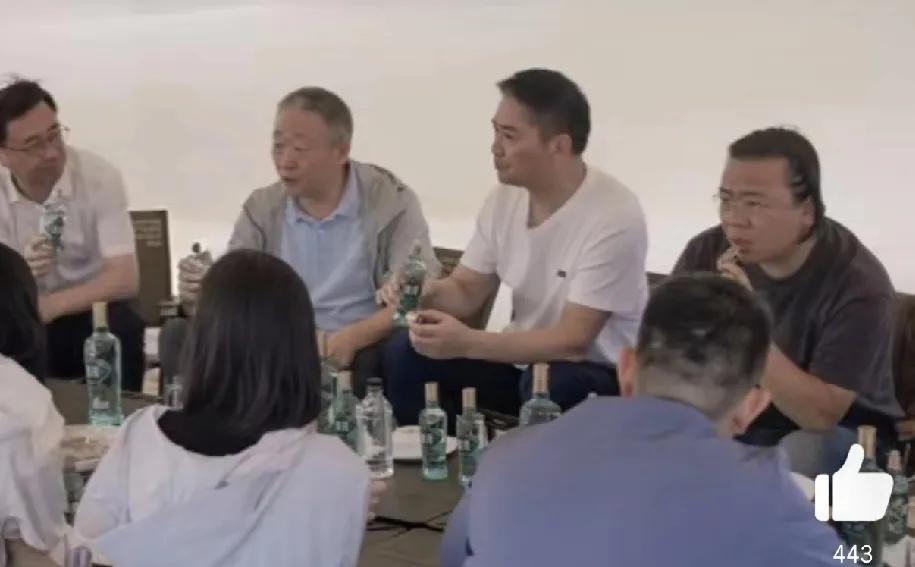 刘强东，太硬核了！2025年6月23日下午，网上曝出一组刘强东的最新动态，看