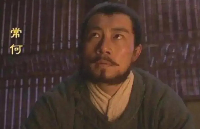 玄武门守将常何真是一个人精，选择了支持李世民常何如果支持李建成那他就是一个守