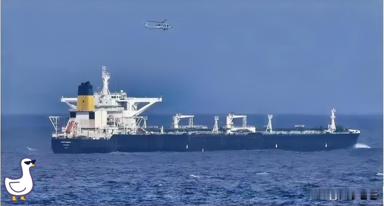 美军追了10天的油轮！刷上俄国旗秒脱险，这波操作太绝了贝拉一号油轮的船长，