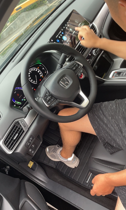 雅阁锐领新提车21.73落地完美上路。20km的路程油耗从10个直接降成5.8