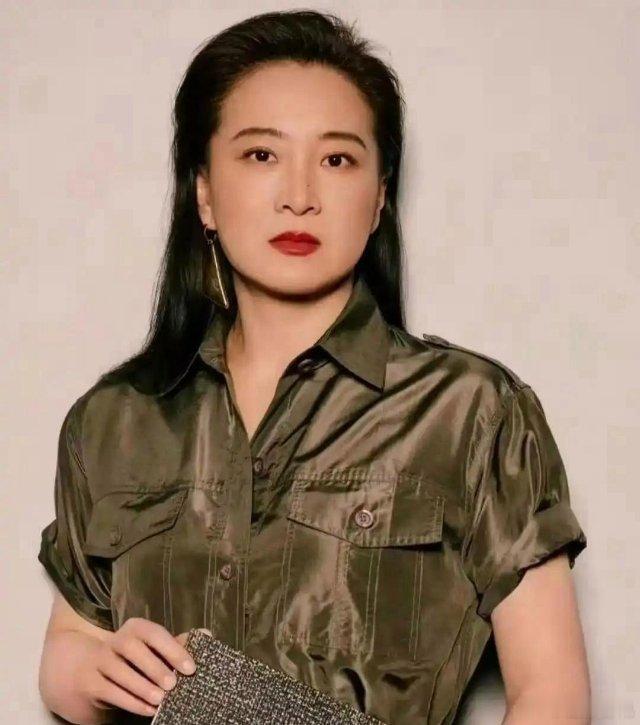 看到现在的贾玲，我真的信了雷佳音，他说的绝对是真的。粉丝问雷佳音：看到贾玲瘦了是