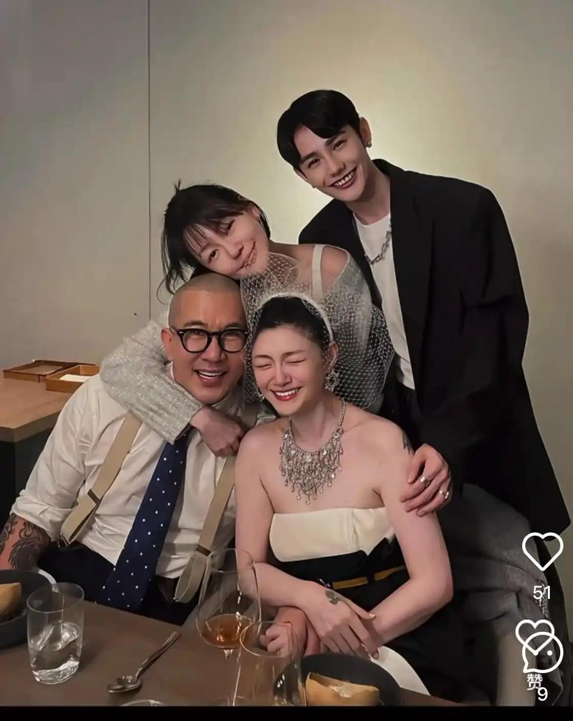 看了大S的最新婚纱照，气的心脏病都快犯了。这是一张从未在网上流传过的罕见照片。
