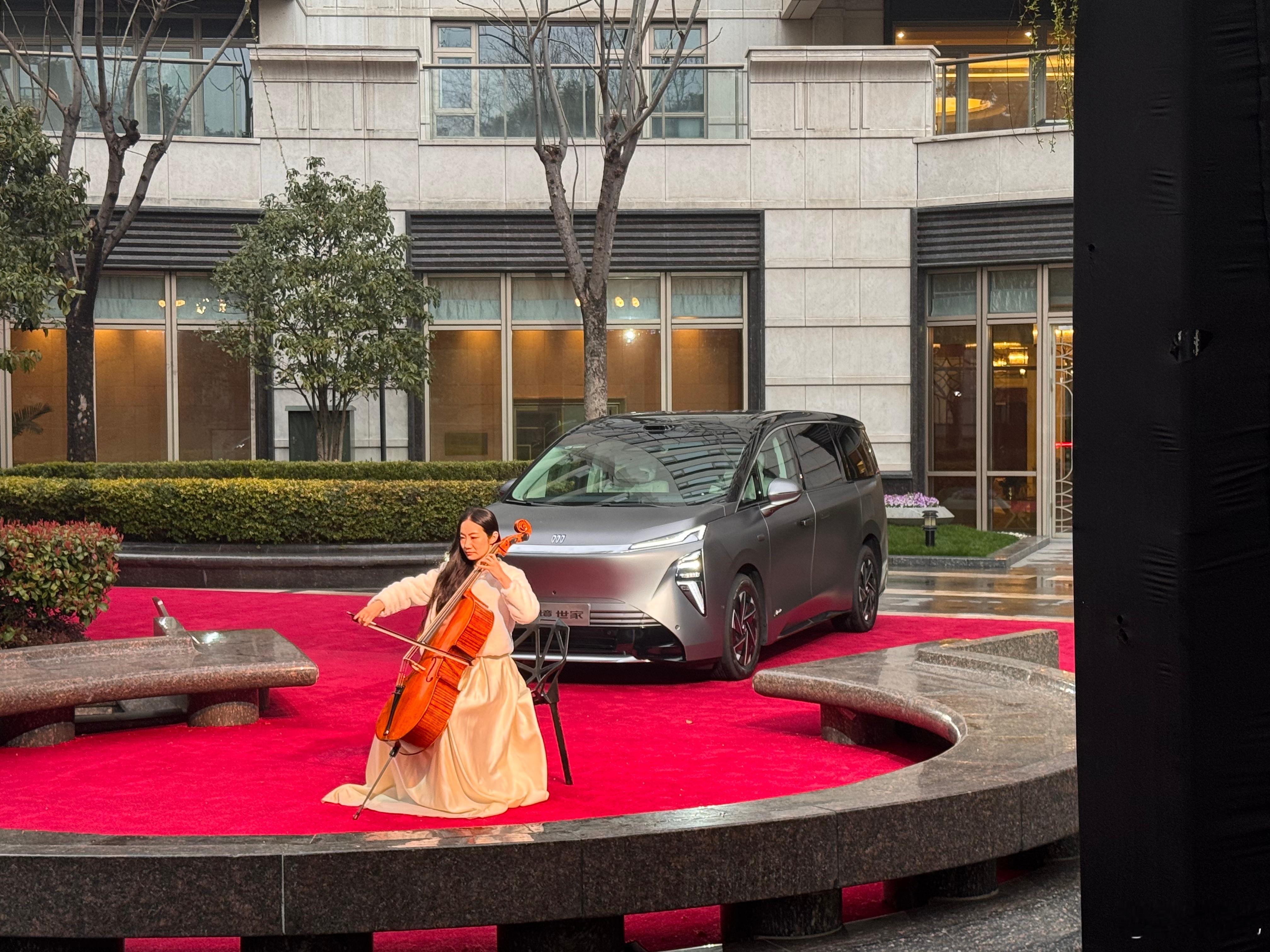 哈！？奔着特斯拉而来的MPV！？别克至境世家MPV纯电版上市，别急，我聊几句：1