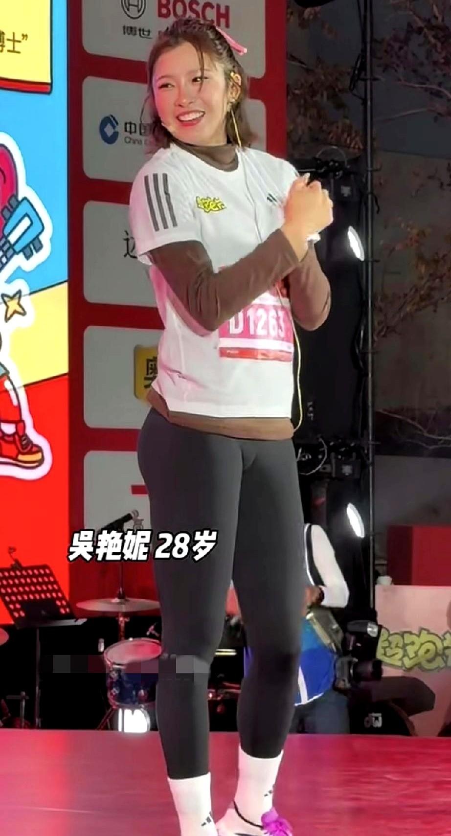 不得不说，吴艳妮这心态是真的牛。前两天全运会错失冠军，还在领奖台上哭得梨花带