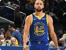 随着库里复出狂砍39分、米切尔48分，NBA得分榜排名变成了:10、湖人队后
