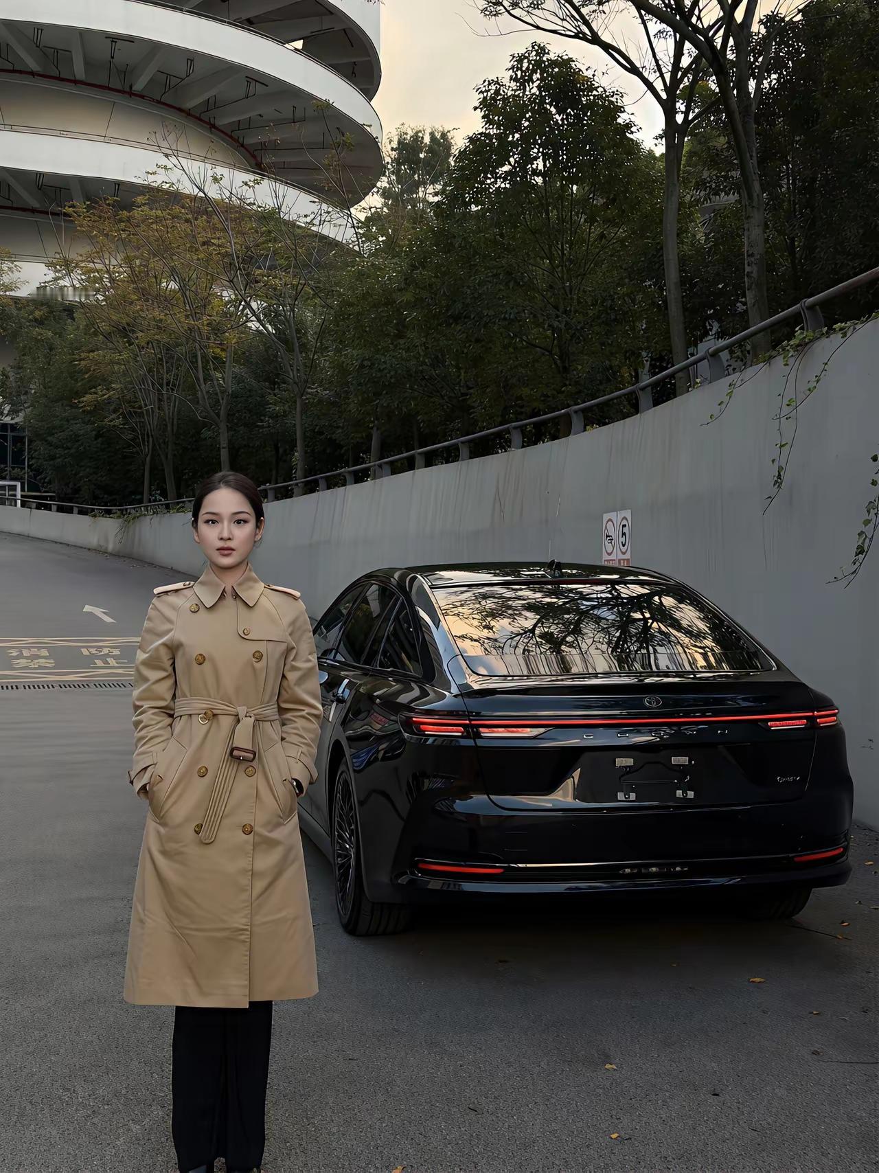 皇冠这么帅的车为啥销量上不去呢