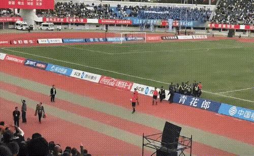 川超飞踹裁判并非一纸道歉那么简单，他背后透露出的是赛事组织的缺失和对规则的敬畏！